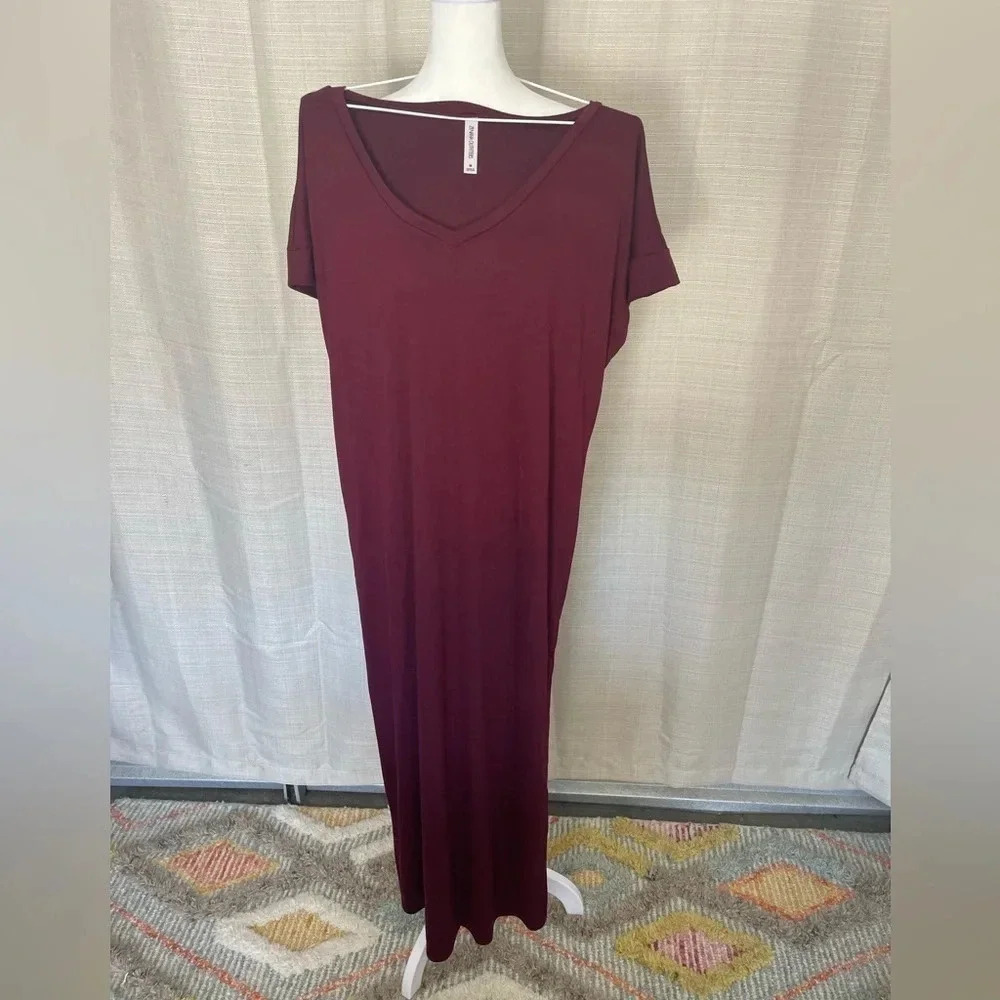 Women's Zenana Outfitters V Neck Maxi Dress - Sz. M